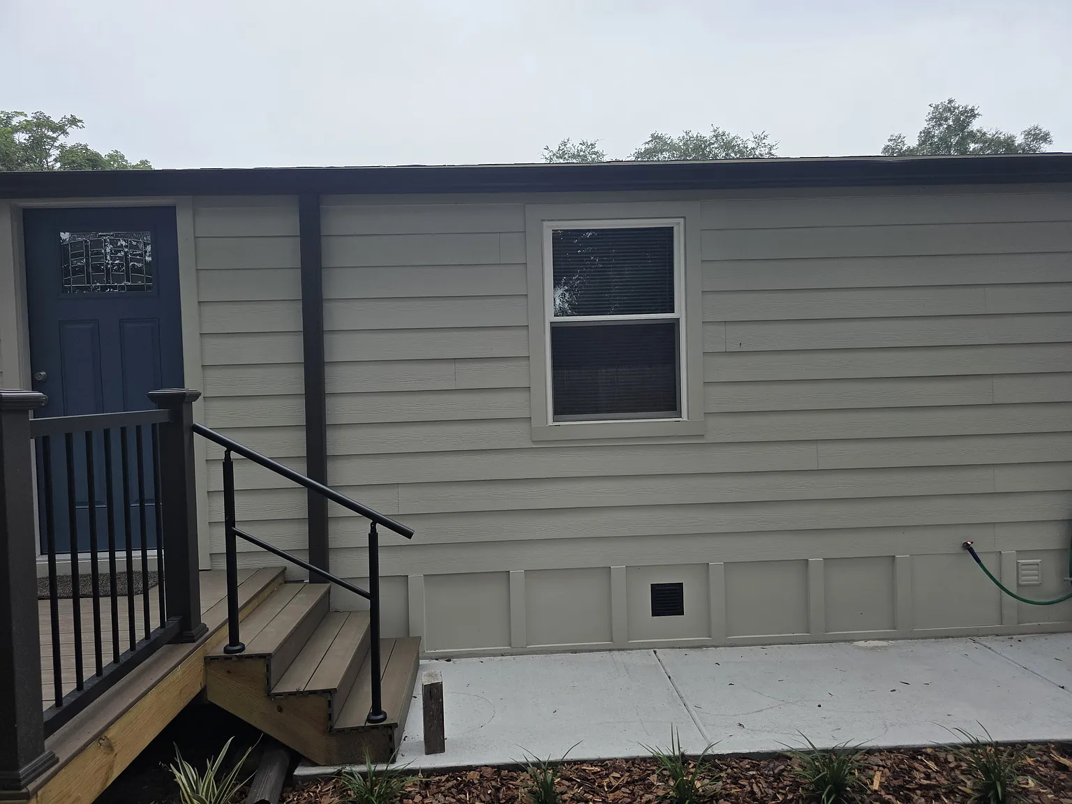 3 bed, $1,800 — Photo 2