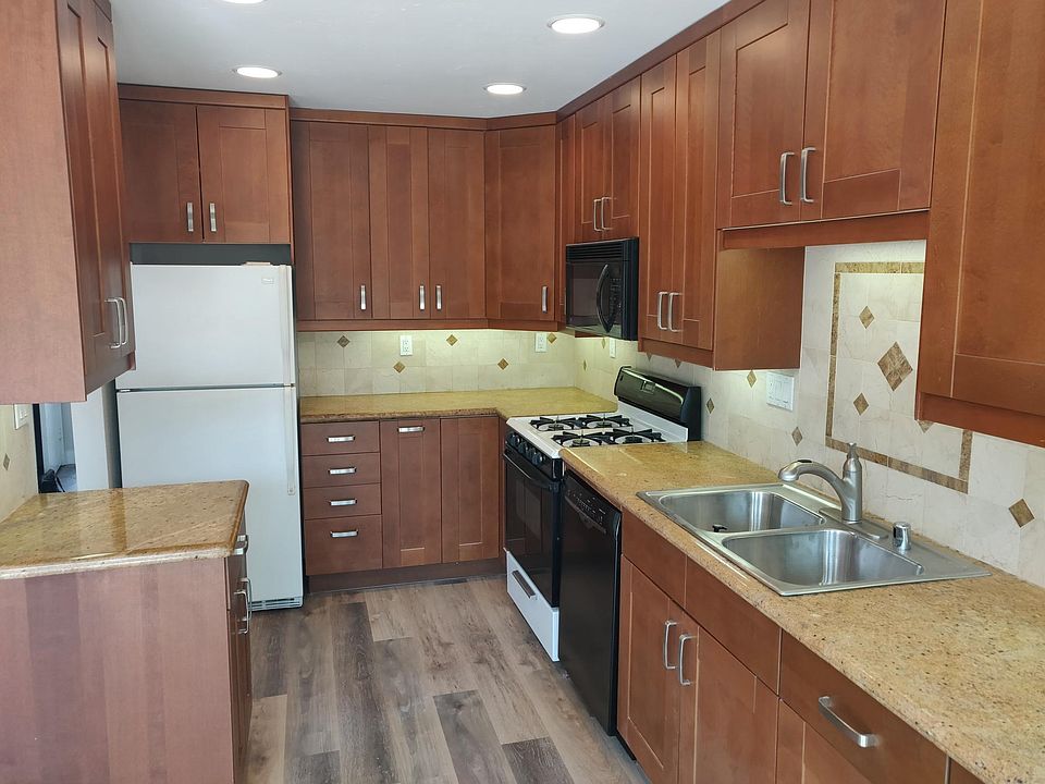 1st image of 829-31 Mola Vista Way