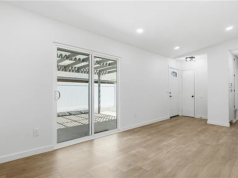 12192 Pluto Dr — Photo 2