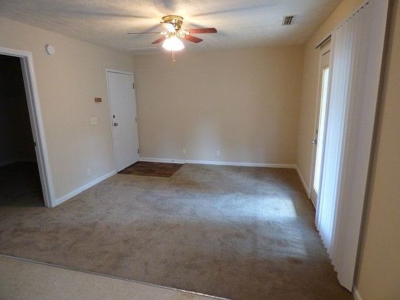 2nd image of 731 West St APT D