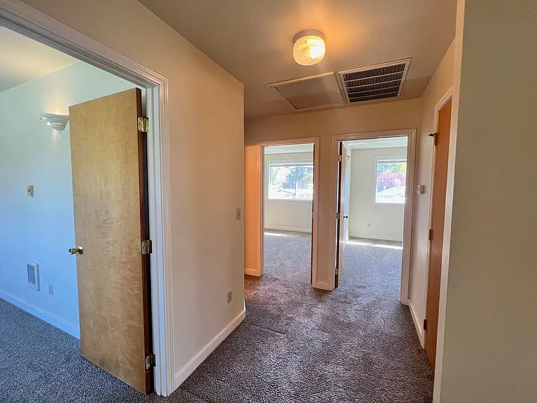 1308 N Brooklane St — Photo 24