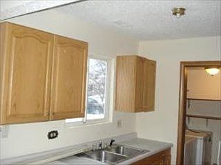 3rd image of 1733 De Forest Ln
