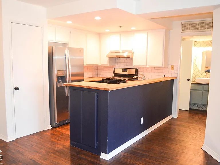 5143 Bakman Ave #206 — Photo 5