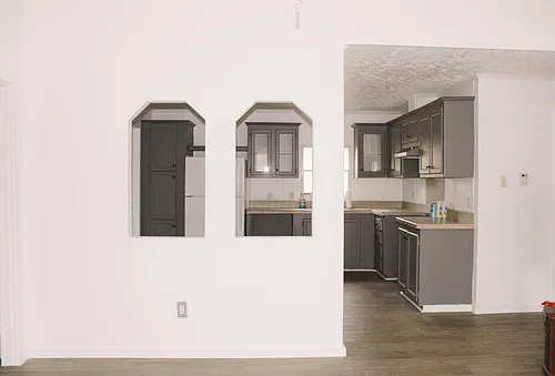 425 W Pecan St Photo 1