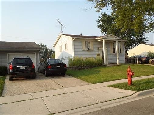 2nd image of 221 Pell Ave