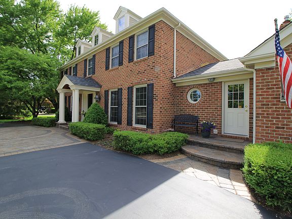 5th image of 1320 Persimmon Dr