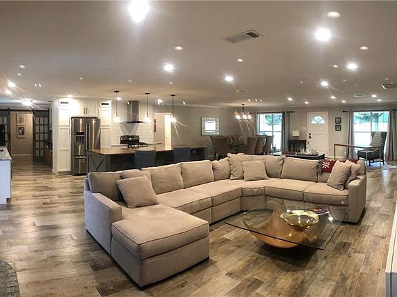 3rd image of 150 Dogwood Dr
