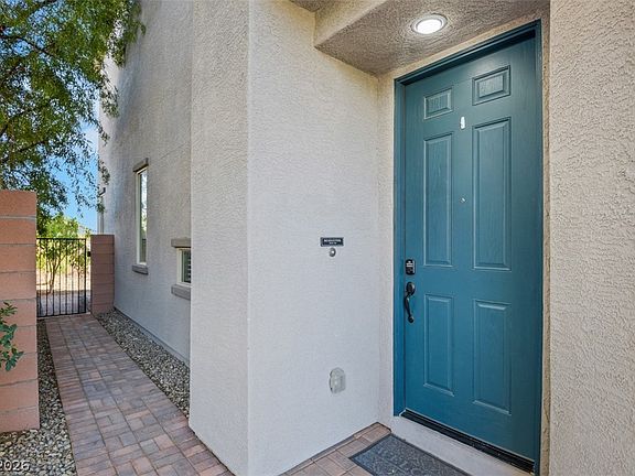 3rd image of 5900 Wellington Peak Rd