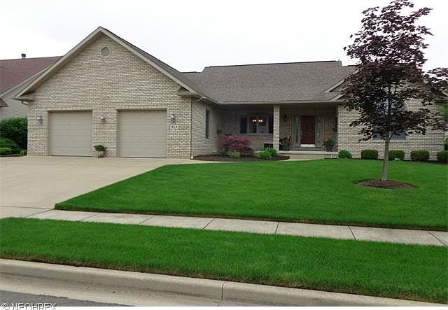 1st image of 717 Hawthorn Dr