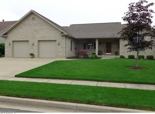 717 Hawthorn Dr, Dover, OH 44622