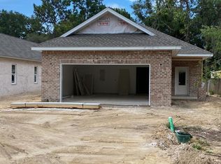 7 Holly Ave #B, Shalimar, FL 32579