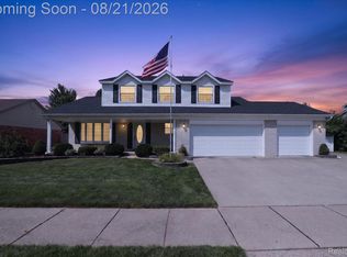 9802 Sil St, Taylor, MI 48180