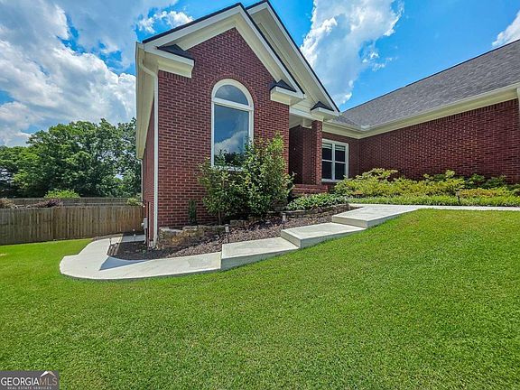 4th image of 1475 Barrett Place Ln