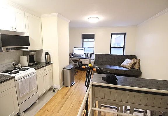 4th image of 1391 2nd Ave APT B