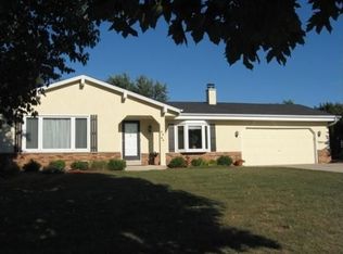 8080 S Chapel Hill Dr, Franklin, WI 53132