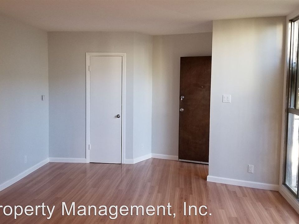 2nd image of 2014 S Ridgeley Dr APT 4