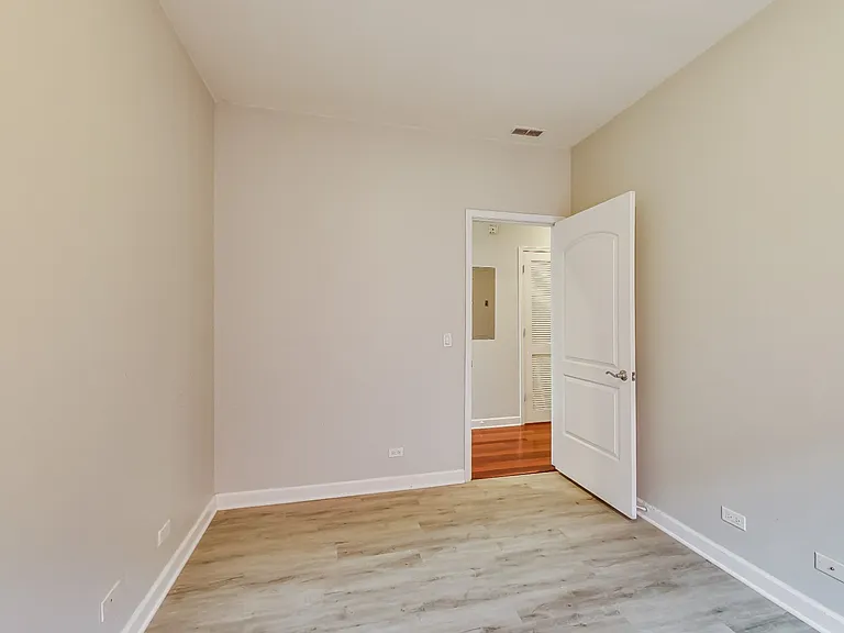 1449 N Wicker Park Ave #302 — Photo 14