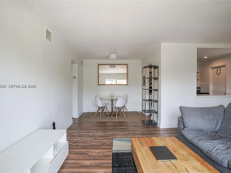 1234 Euclid Ave #7 — Photo 9
