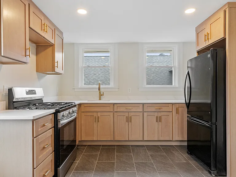 30 Wood St #30 — Photo 1