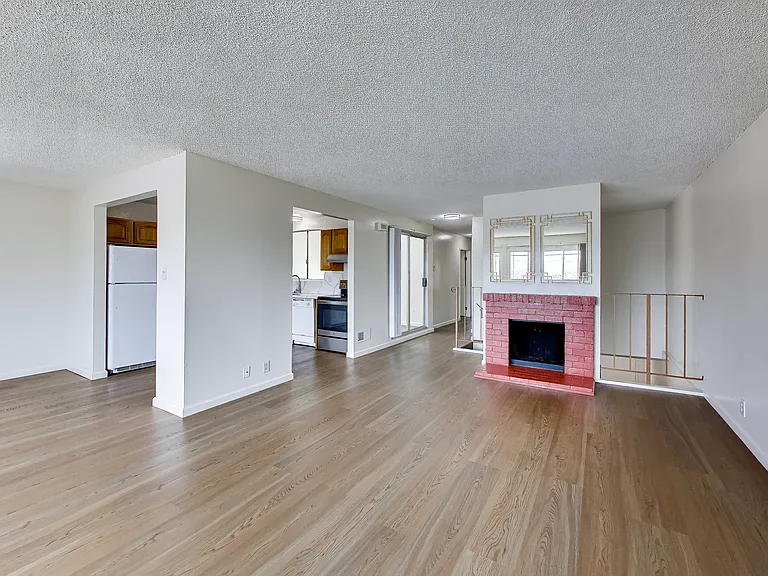 310 Castle St — Photo 9
