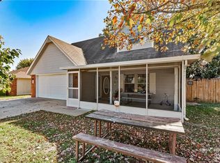 2704 W Sunset Dr, Rogers, AR 72756
