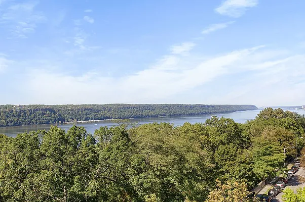 Sold by Simone Song Properties, LLC | media 21