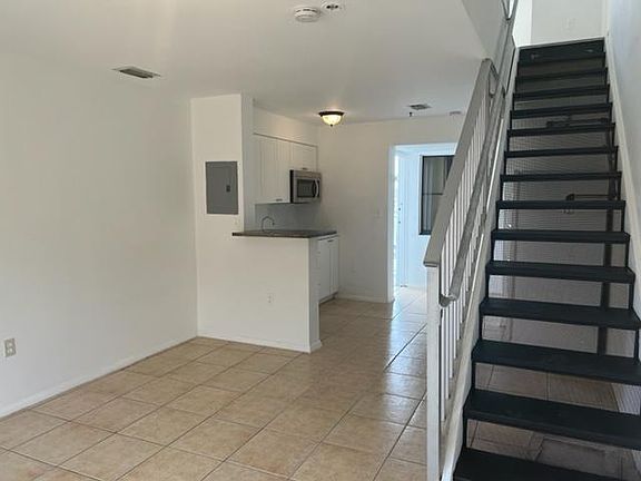 5th image of 1134B NW 5th St #6