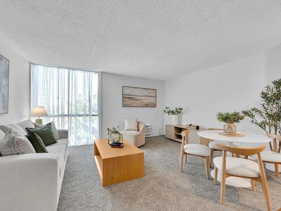 2nd image of 3050 Rue Dorleans