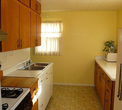 4th image of 909 E Fairlawn Dr