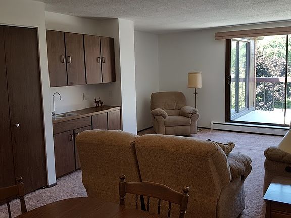 Living room and wet bar 