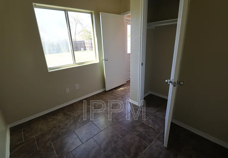 17124 Mandarin Ave — Photo 2