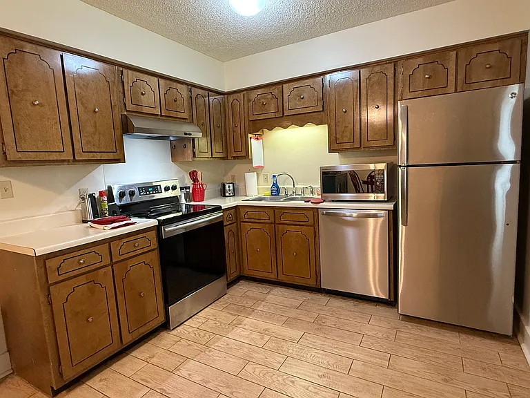 101 Michael Dr #101 — Photo 10