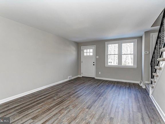 5th image of 1062 Hopkins Ave