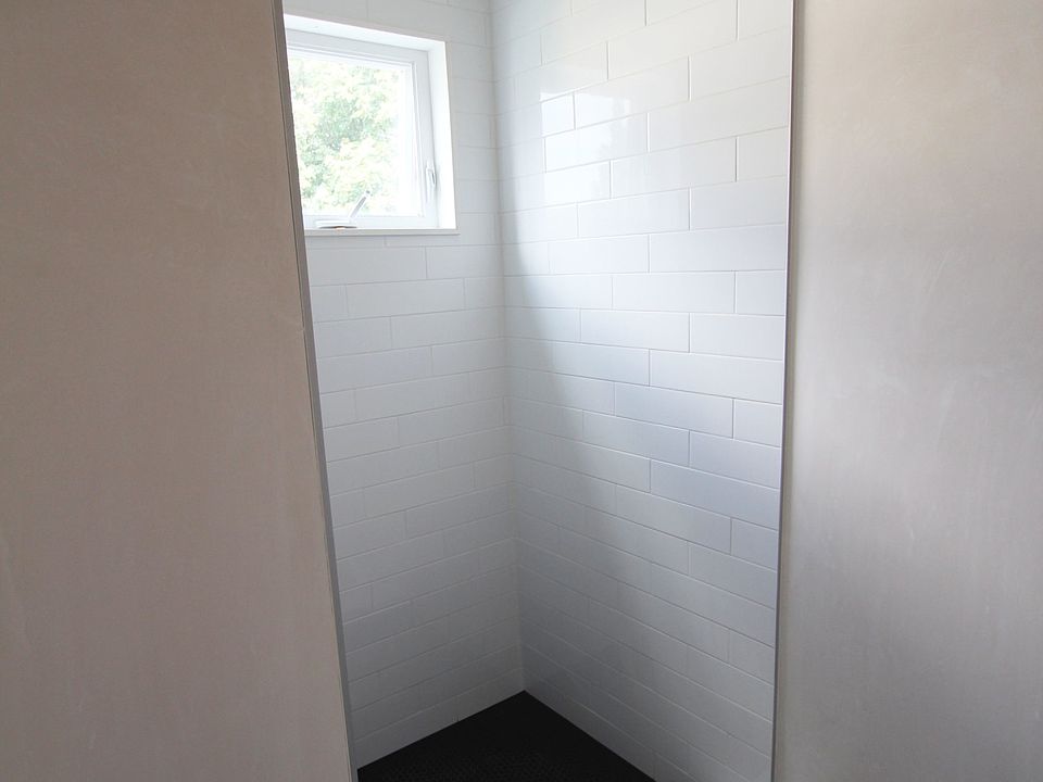 2nd image of 49 Holbrook St #2