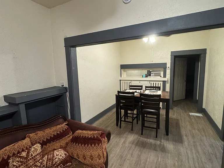 916 E 6th St #916 — Photo 10