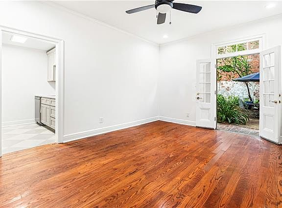 3rd image of 910 Chartres St APT 1