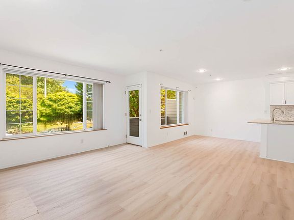 5th image of 8321 167th Ave NE APT 3