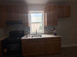684 S 11th St FLOOR 3, Newark, NJ 07103