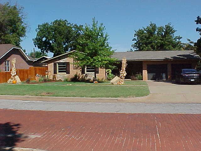 1st image of 404 Avenue G NW