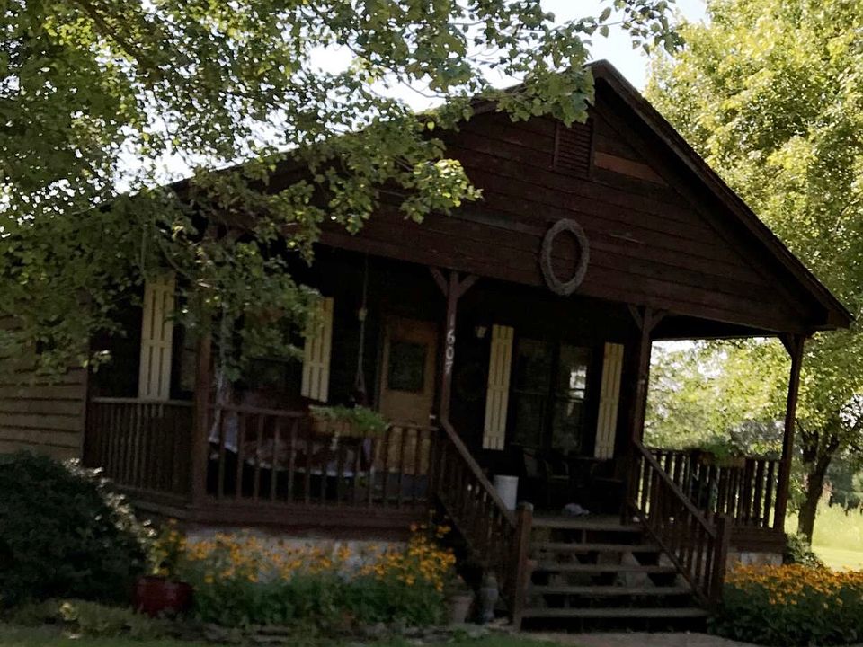 1st image of 1607 Hooting Hollow Rd