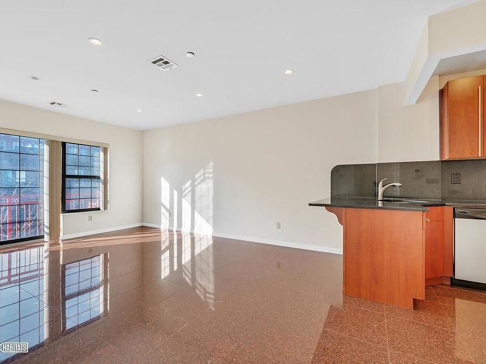 1st image of 2129 31st Ave APT 3A