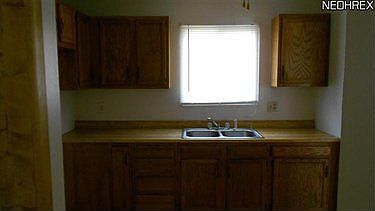 5th image of 317 Sanderson Ave