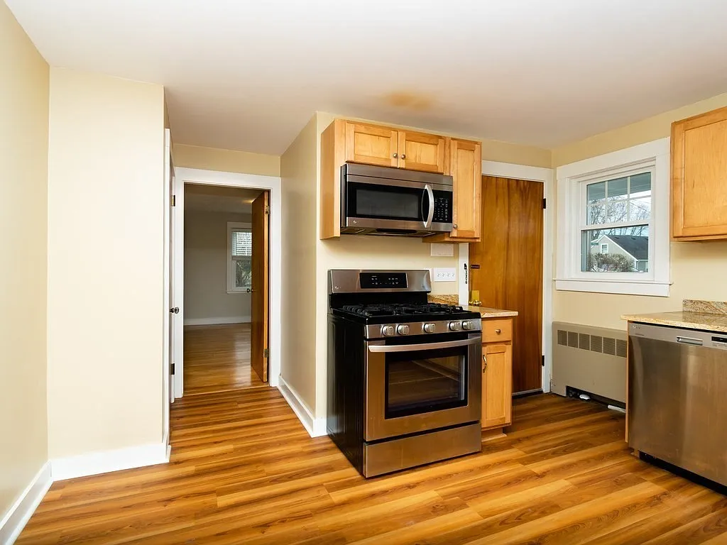 2 bed, 1.0 bath, 1200 sqft, $3,400 — Photo 4