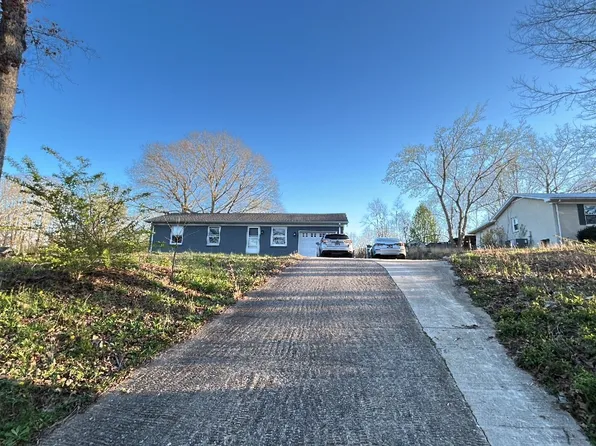 10135 W Oak Dr, Bon Aqua, TN 37025