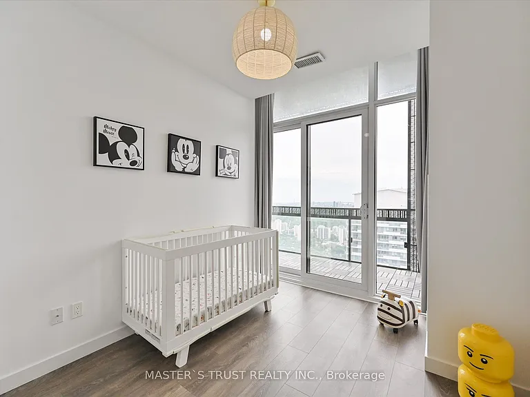 8 Eglinton Ave E #Penthouse 5801 — Photo 24