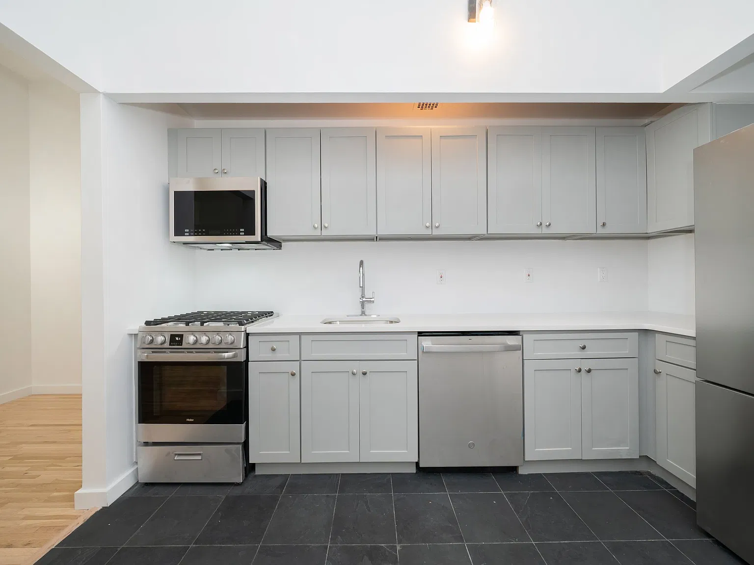 31 East 31st Street — Photo 3