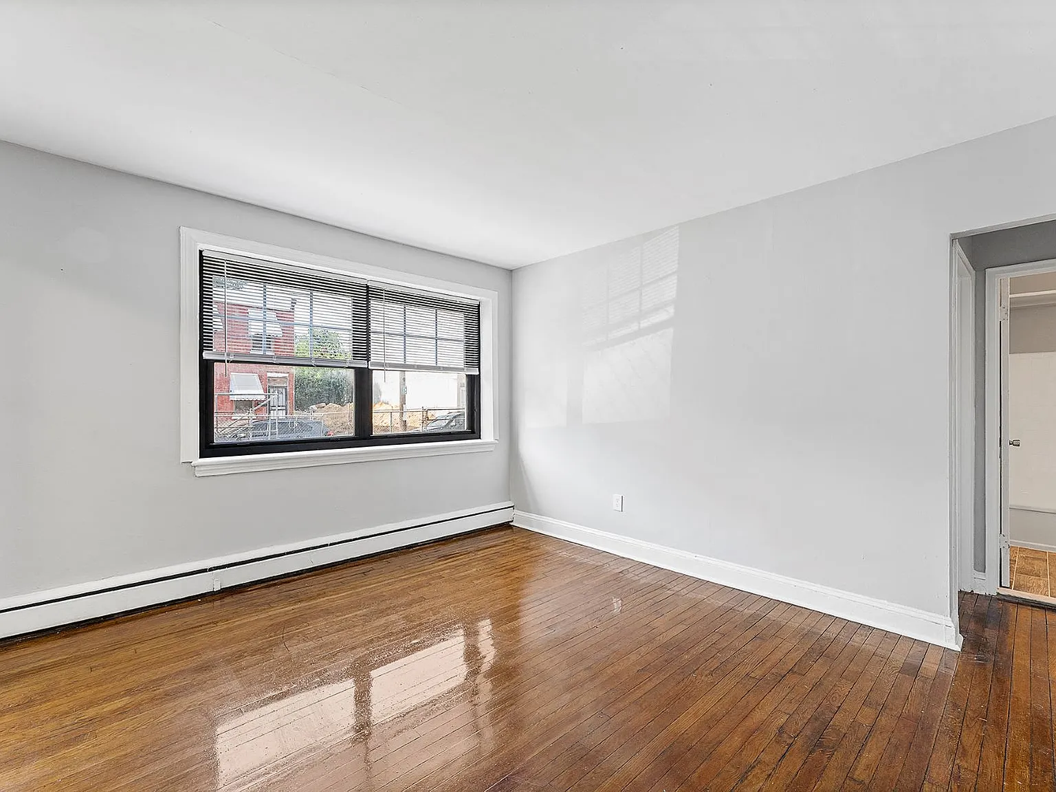 Girard Court Apartments — Photo 4