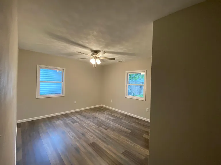 511 Joy Dr — Photo 15