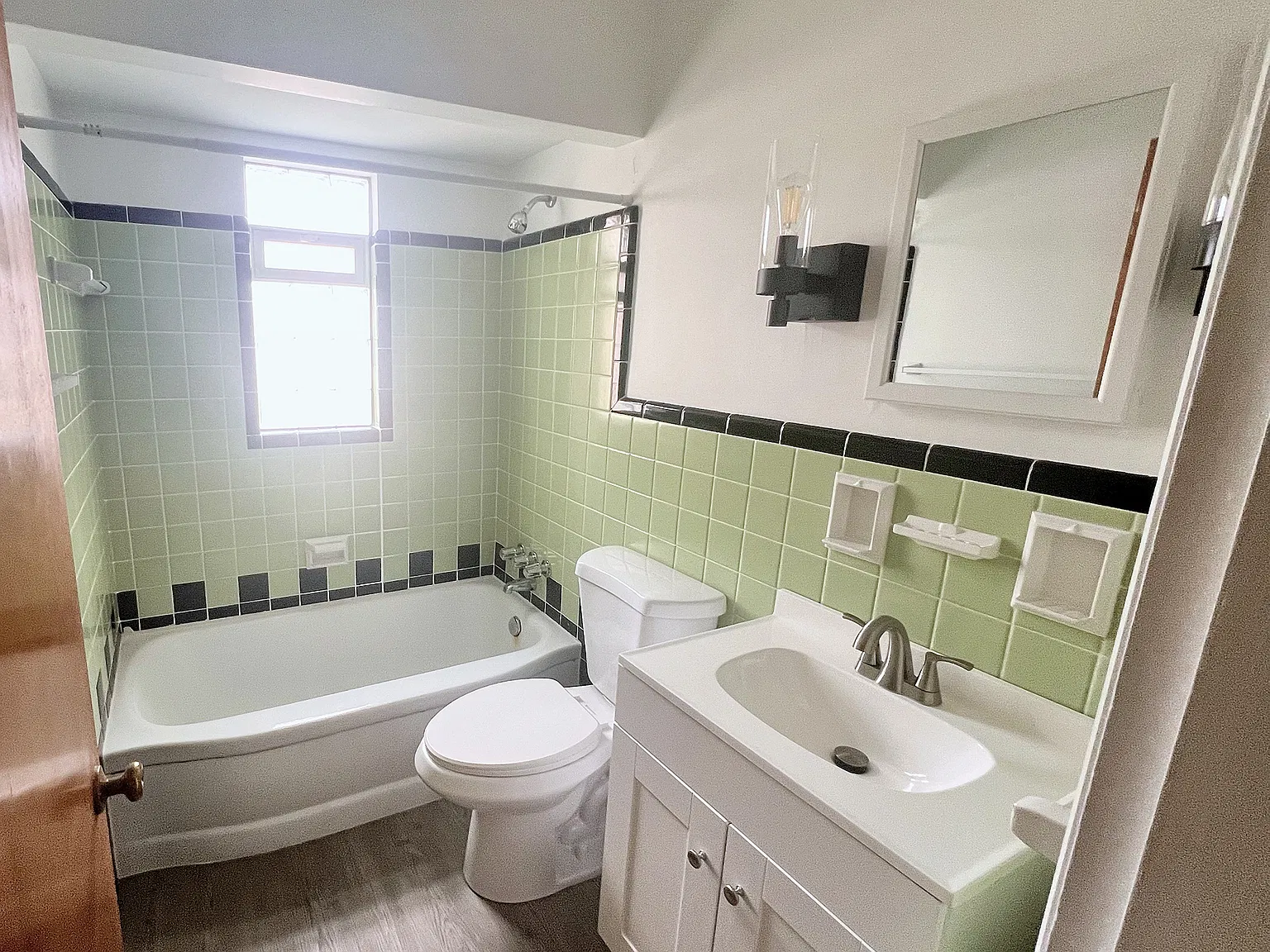2 bed, 1024 sqft, $1,300 — Photo 3