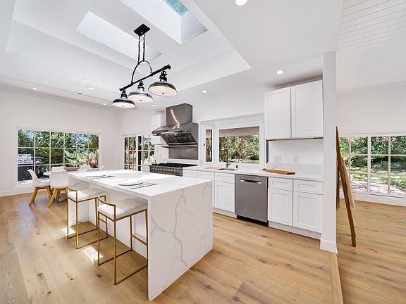 4th image of 4370 Park Milano